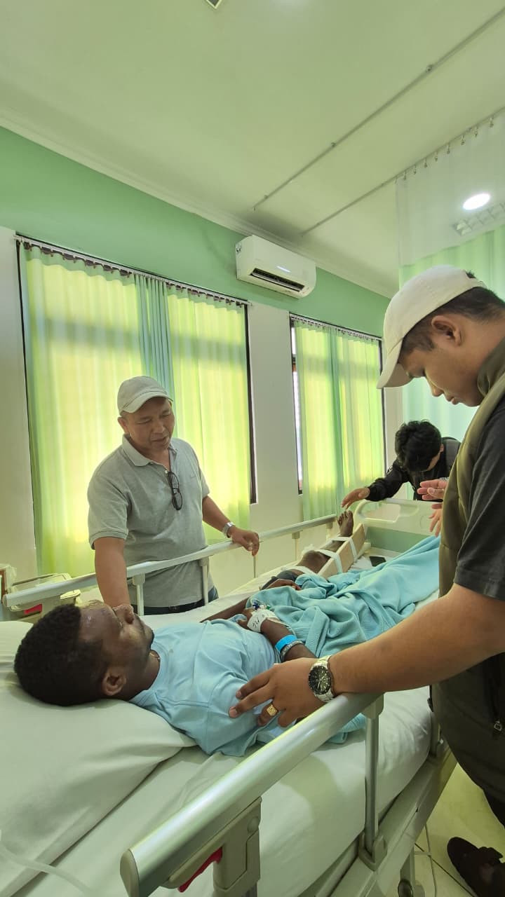 Snake bite victim rescued!